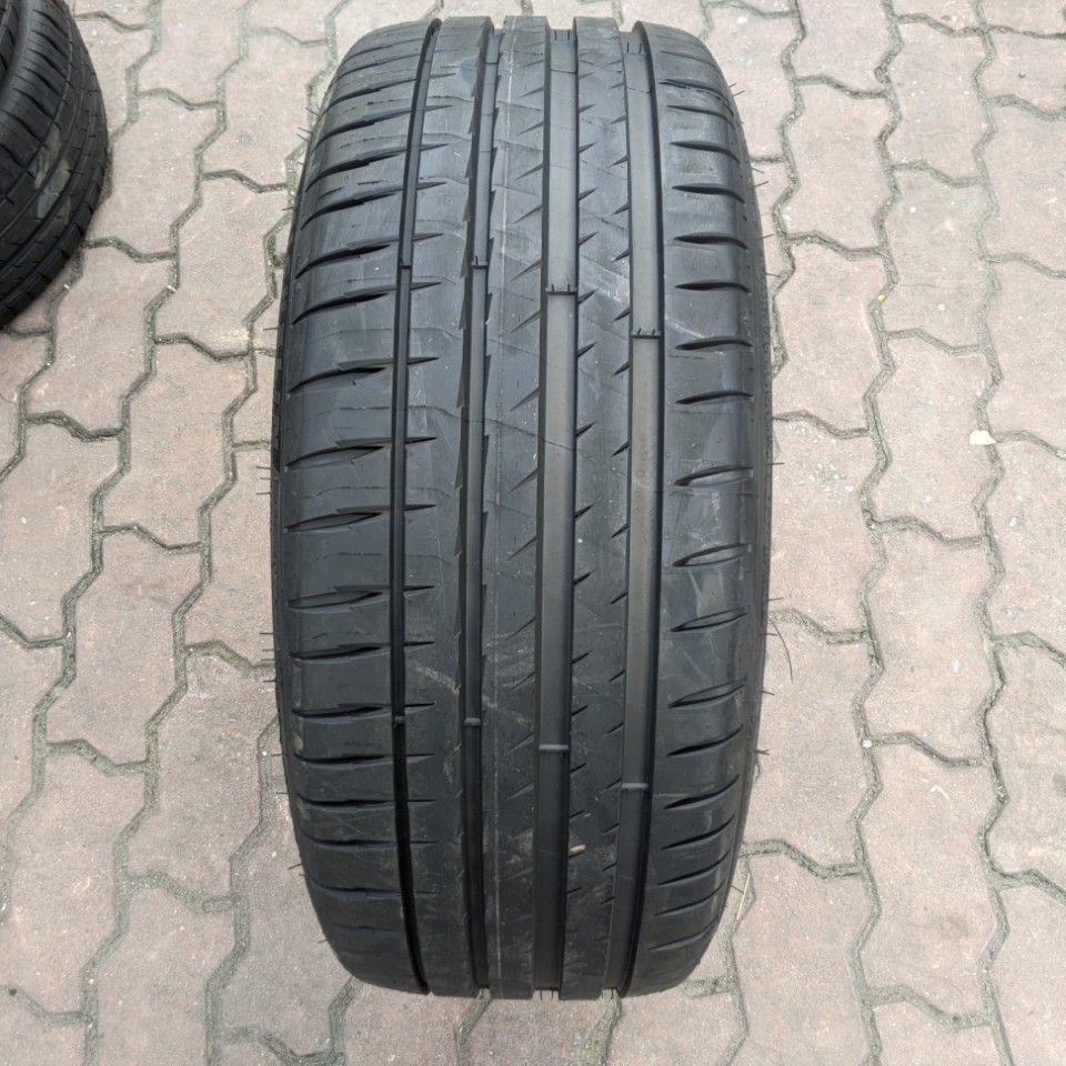 225/40R19 Michelin Pilot Sport 4 ZP Runflat vỏ lốp Xe: Hyundai Genesis, Mercedes C300 2.0 lốp trước, Mercedes C400 AMG
