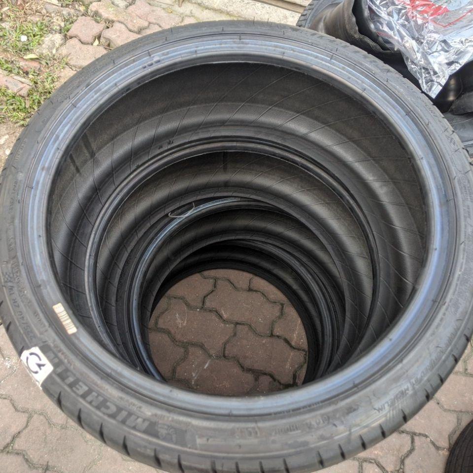 225/40R19 Michelin Pilot Sport 4 ZP Runflat vỏ lốp Xe: Hyundai Genesis, Mercedes C300 2.0 lốp trước, Mercedes C400 AMG