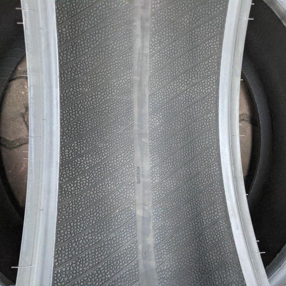 Vỏ lốp 225/50R17 Landspider Citytraxx HP vỏ lốp Xe: Audi A4 A5, BMW 420i, BMW X1, Outlander, Ford Mondeo 2.3, Honda Accord 2.4, Kia Carens 2.0, Lexus GS 300 Gs350, Mercedes C200 C250, Peugeot 3008, Subaru Legacy