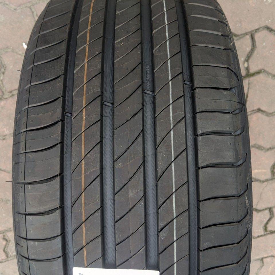 Vỏ lốp 225/55R16 Michelin Primacy 4ST, vỏ lốp xe ô tô Audi A4 1.8L, vỏ lốp xe ô tô Lexus GS 300, vỏ lốp xe ô tô Lexus GS 430, vỏ lốp xe ô tô Mercedes E200 1.8, vỏ lốp xe ô tô Mercedes E240, vỏ lốp xe ô tô Mercedes E280