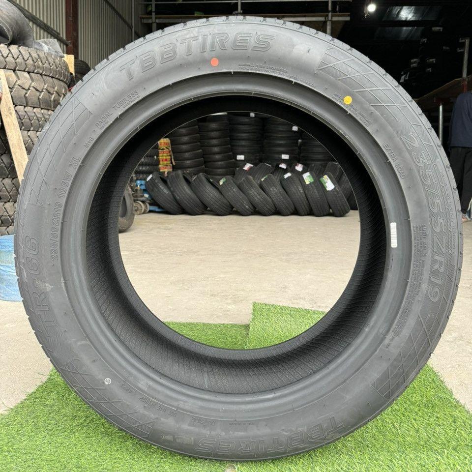 235/55R19 TBB TR-66 Thái Lan vỏ lốp Xe: Audi Q5, Hyundai Santafe, Kia Carnival, Land Rover Discovery,Rover Evoque, Lexus RX350, Lexus RX450, Mercedes GLC200 GLC250 GLC300