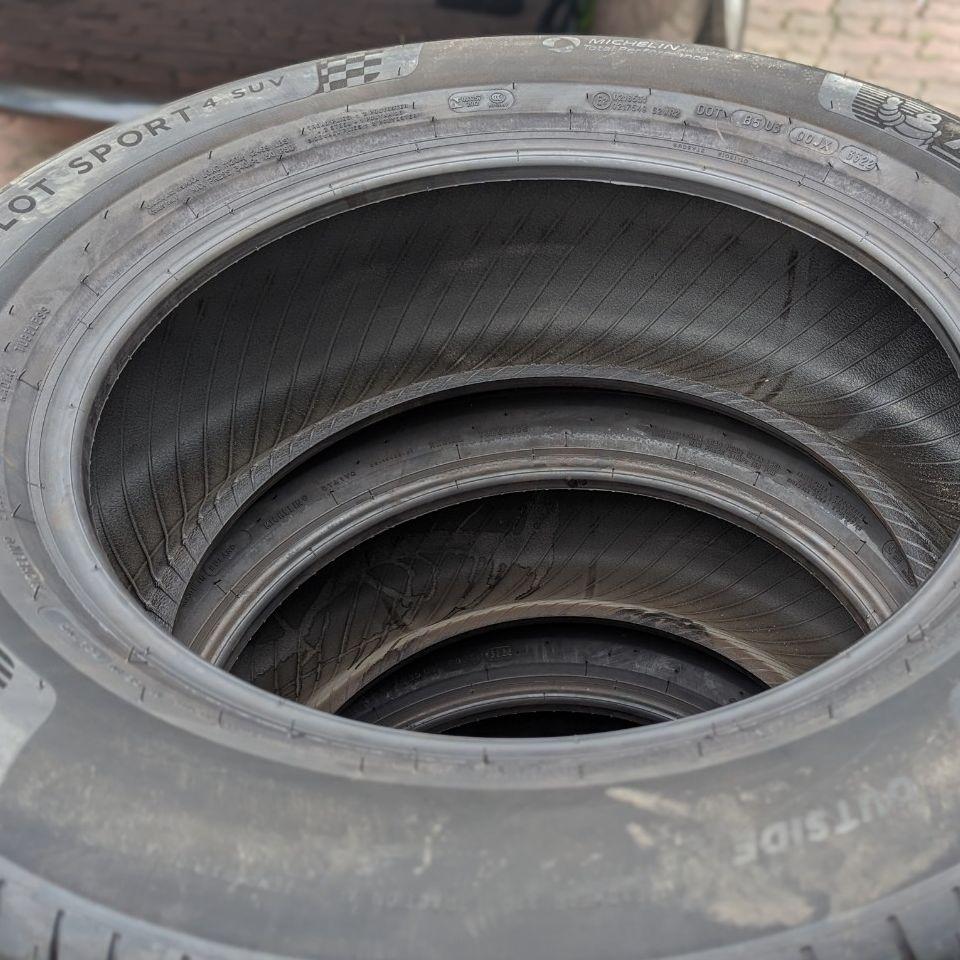 Vỏ lốp 255/60R18 Michelin Pilot sport 4, vỏ lốp ô tô Land Rover LR3, vỏ lốp ô tô Mazda CX9, vỏ lốp ô tô Nissan Navara 2.5