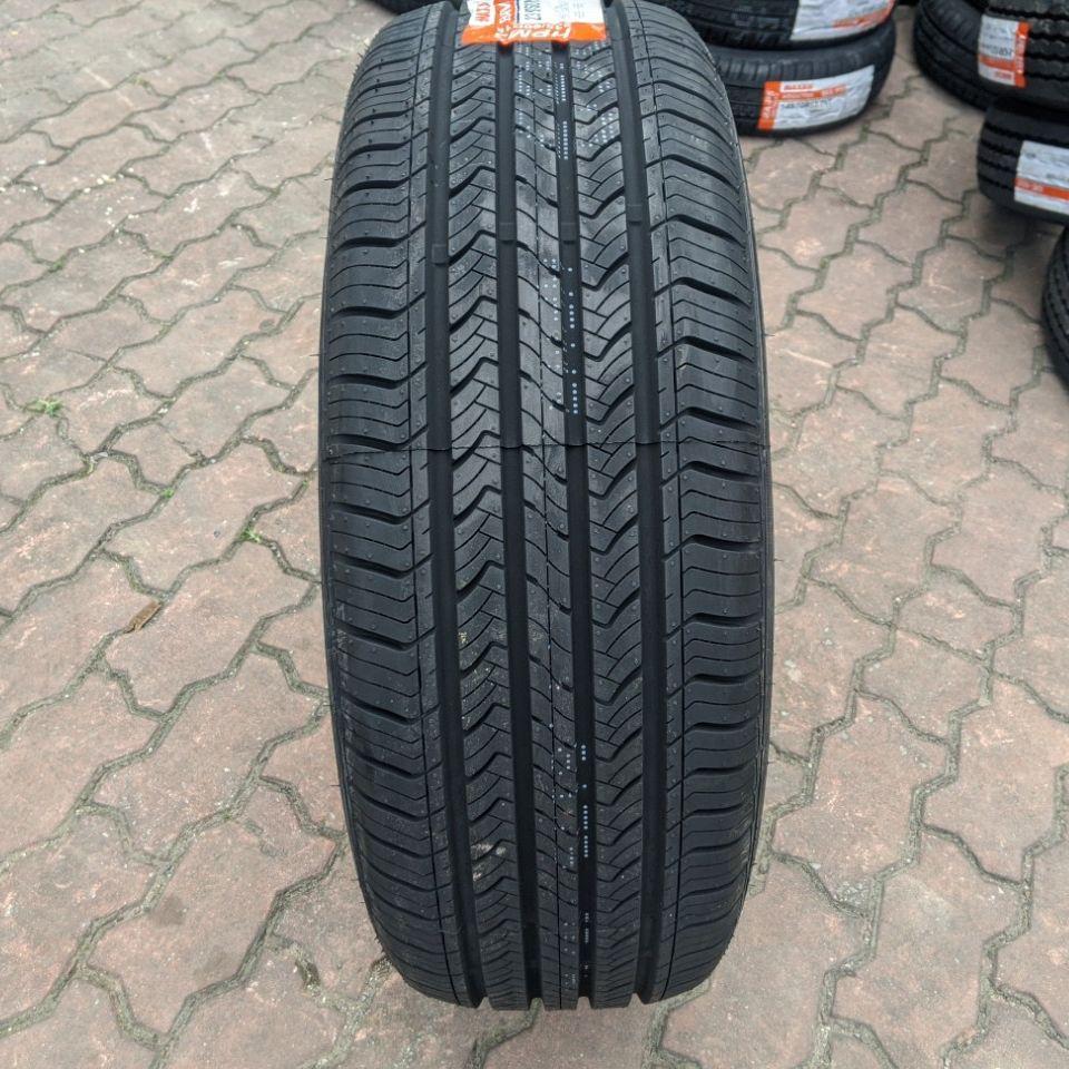 235/60R18 Maxxis HP-M3 103H vỏ lốp Xe: Acura RDX, Audi Q5 Q7, Honda CRV, Santafe 2.0 máy dầu, KIA SORENTO, Kia Sedona, Land Rover Discovery, Range Rover Evoque Pure, Mercedes GLC200 GLC250