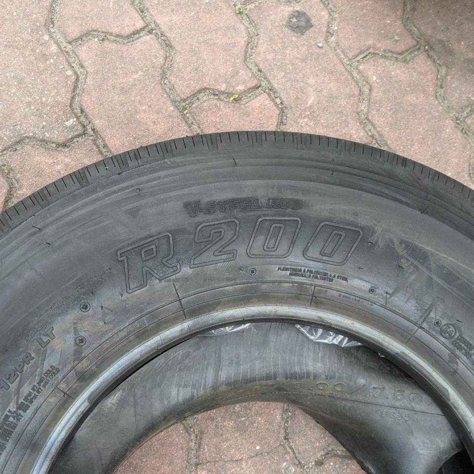 700R16 Bridgestone R200 V-Steel Rib , 7.00R16 , 7.00-16