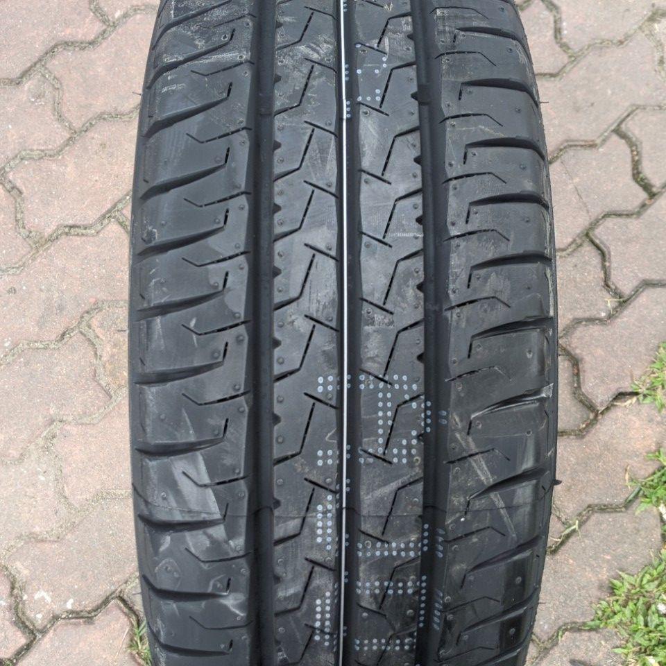 Vỏ lốp 215/70R15C Maxxis MCV5 8PR