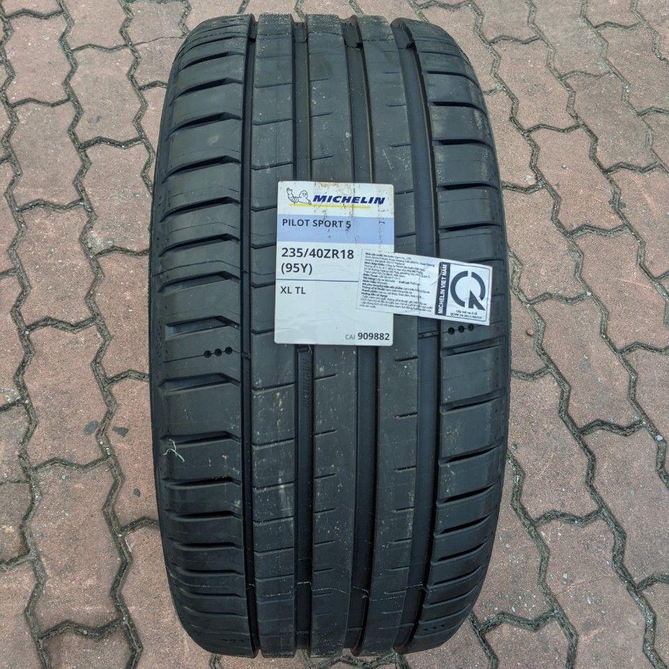 Vỏ lốp 235/40R18 Michelin Pilot Sport 5, vỏ lốp ô tô Honda Civic 1.5RS 2020, vỏ lốp ô tô Mercedes CLA250, vỏ lốp ô tô Volkswagen Scirocco GTS