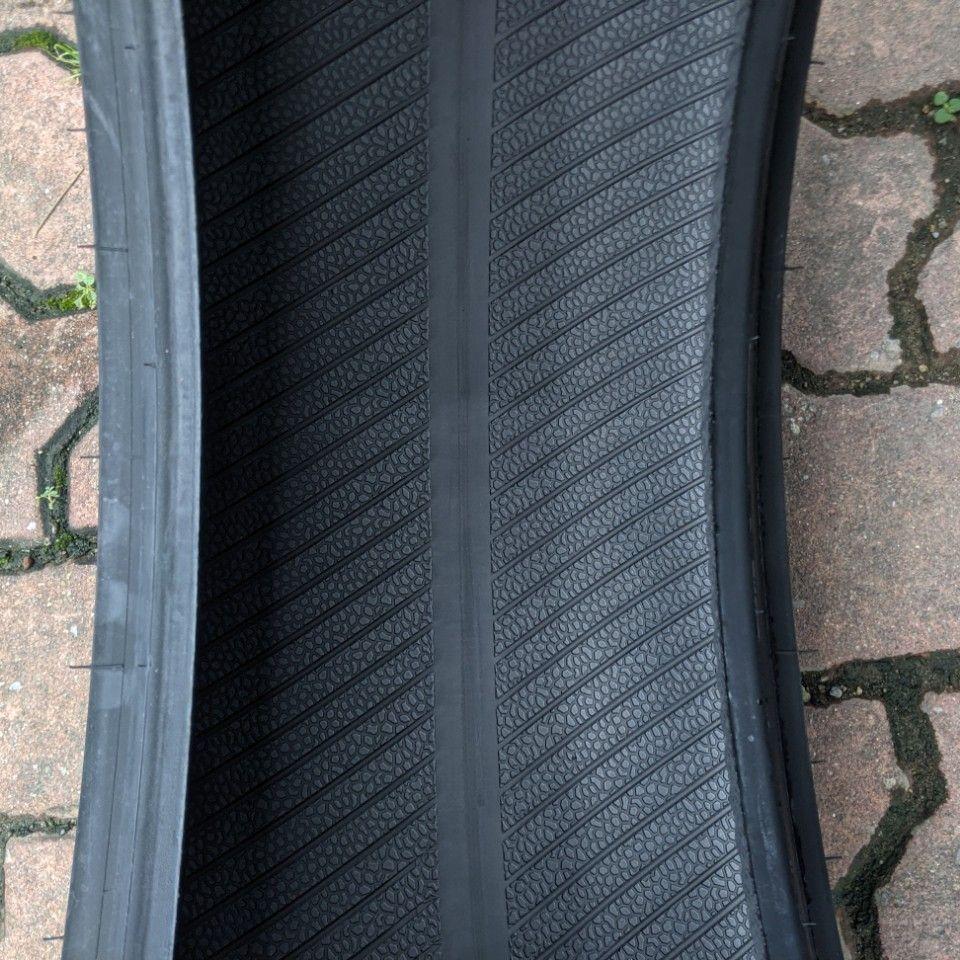 205/55R16 Landspider Citytraxx vỏ lốp Xe: Audi A3, BMW 328i, Daewoo Magnus, Ford Focus 2.0, Ford Mondeo, Honda Civic 2.0, Hyundai Avante Elantra 1.6AT, Hyundai i30, Cerato Signature, Mazda 3 6, Mercedes C180 c200 C240 CLA2