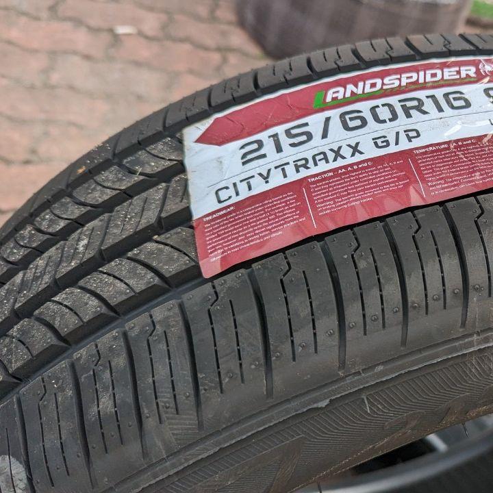 215/60R16 Landspider Citytraxx GP vỏ lốp Xe: Lexus GS 300, Mitsubishi Grandis 2.4, Camry 2.4G, Camry LE 2.4 Mỹ, Camry 3.0, Camry 2.0E