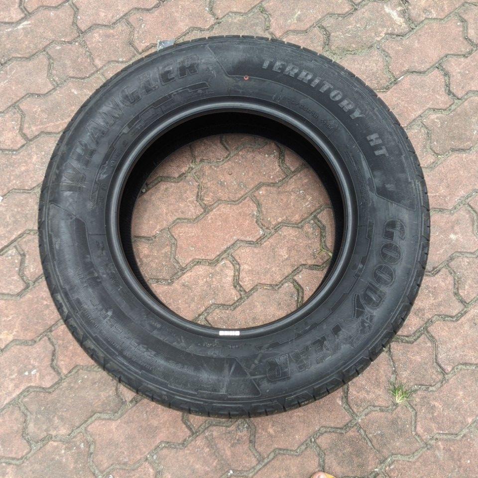255/65R18 GOODYEAR WRANGLER TERRITORY HT D23 vỏ lốp Xe : Ford Explorer