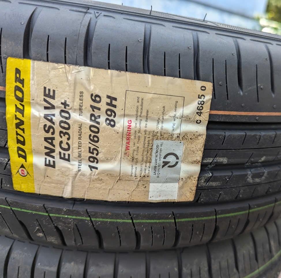 195/60R16 Dunlop EC300, vỏ lốp theo xe suzuki XL7