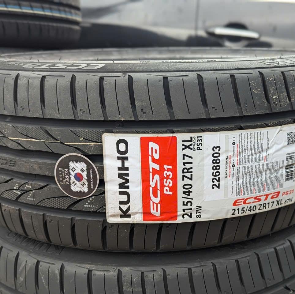 Vỏ lốp 215/40R17 Kumho PS31