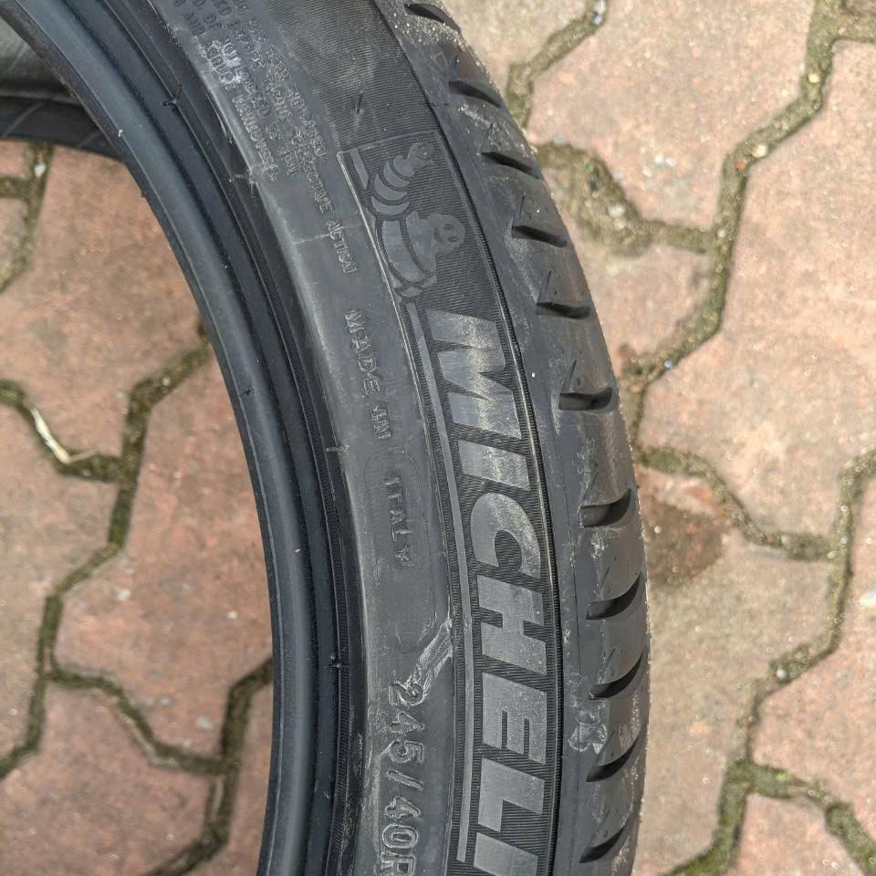 Vỏ lốp chống xịt, vỏ lốp michelin runflat, 245/40R19 Michelin 3ZP, vỏ lốp ô tô Vinfast Lux A2.0, vỏ lốp ô tô Mercedes E300 2.0, vỏ lốp ô tô Mercedes S500 lốp trước