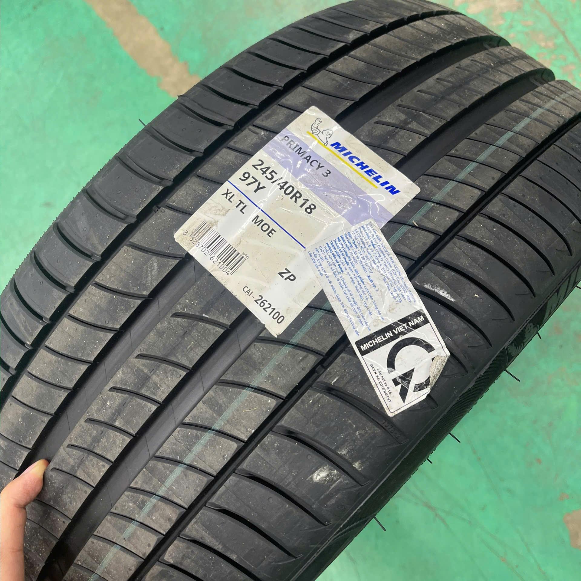 Vỏ lốp 245/40R18 Michelin Pilot Sport 4, Chống xịt Runflat , vỏ lốp xe Audi A5, Audi TT 2.0 2008, vỏ lốp xe Lexus GS430, vỏ lốp xe Mercedes E200 2.0 E250 AMG Mercedes E300, vỏ lốp xe Mercedes E350, vỏ lốp xe Mercedes E400 3.0, vỏ lốp xe Subaru WRX STI