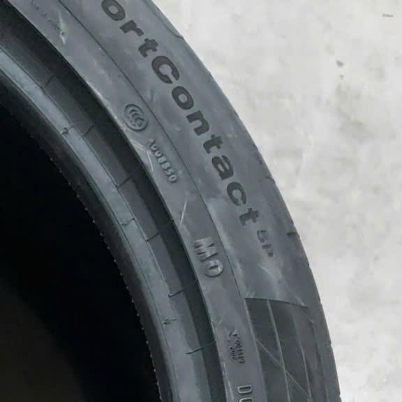 285/40R22 Continental 