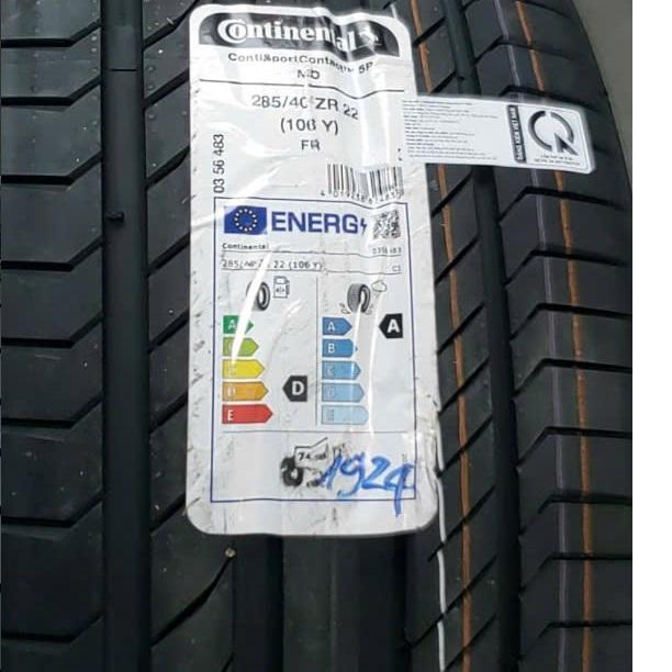 285/40R22 Continental 