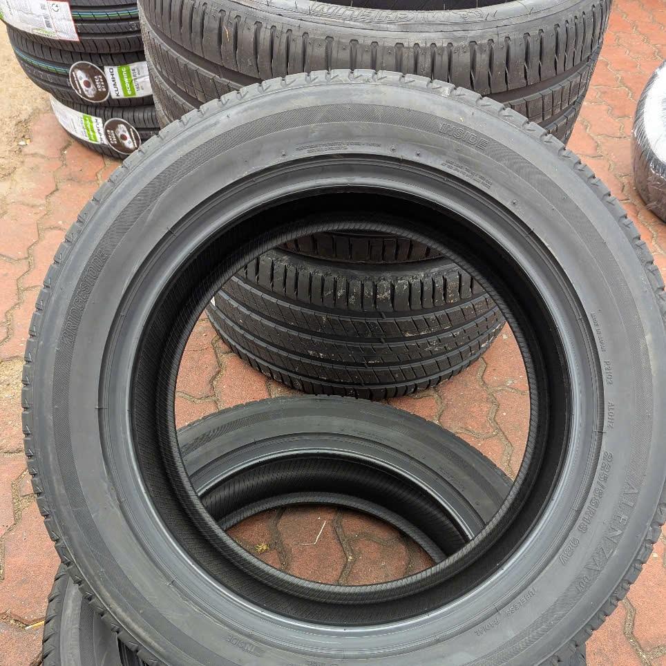 225/55R18 Bridgestone AL001 Alenza vỏ lốp Xe: Hyundai Tucson, Mitsubishi Outlander, Peugeot 3008, Peugeot 5008, Subaru Forester