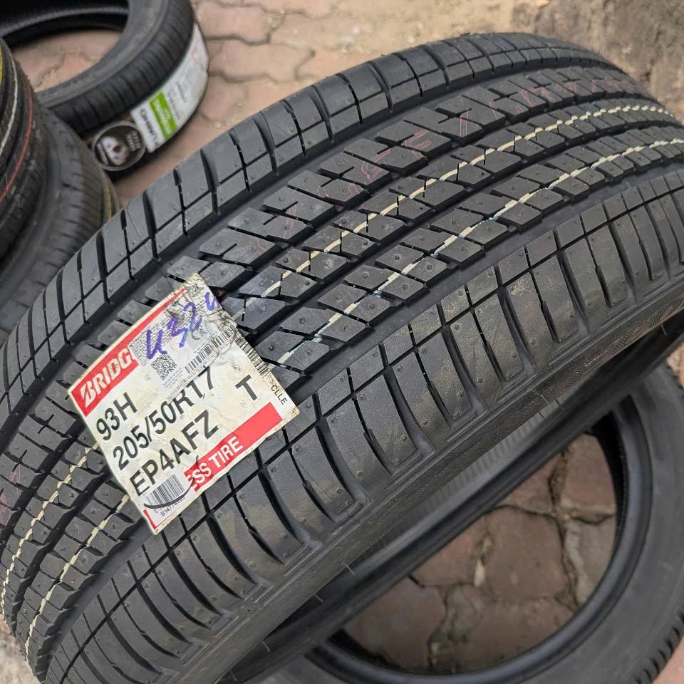 Vỏ lốp 205/50R17 Bridgestone, 205/50R17 Bridgestone EP422 Plus, vỏ lốp xe BMW 116i, vỏ lốp xe BMW 135i, vỏ lốp xe Mazda 3
