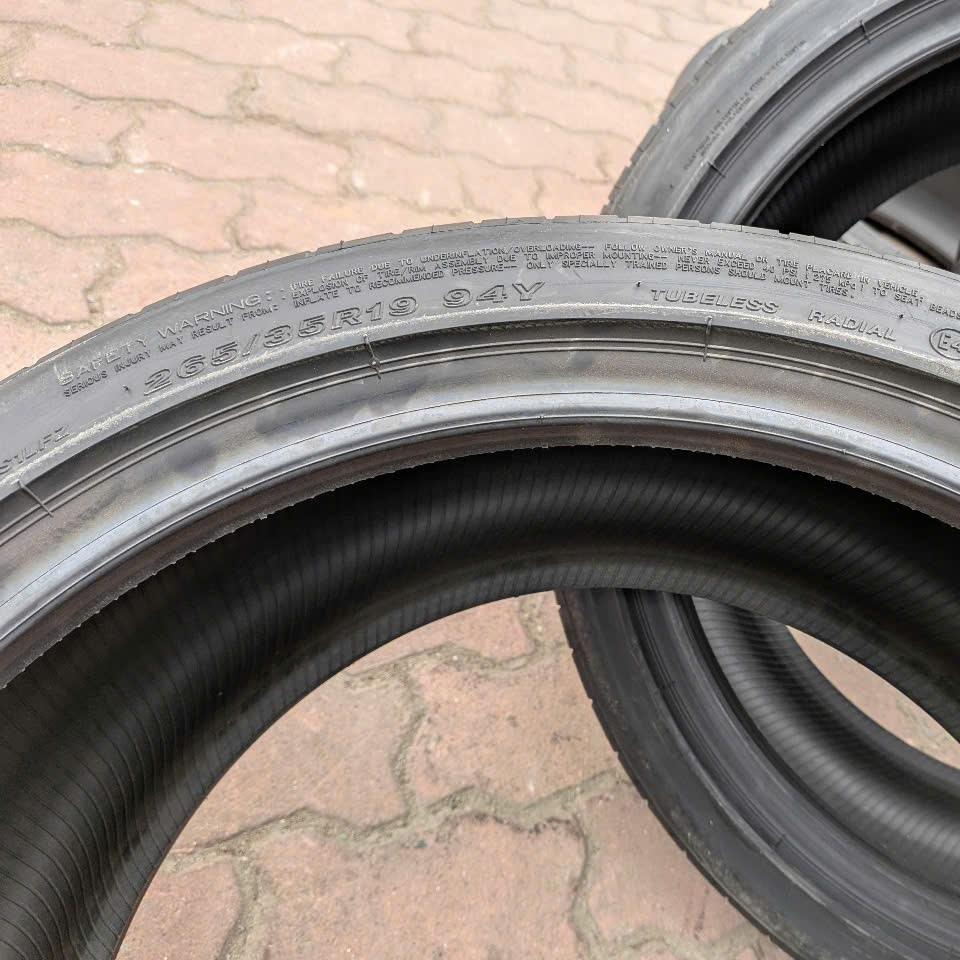 Vỏ lốp 265/35R19 Bridgestone S001 Potenza 