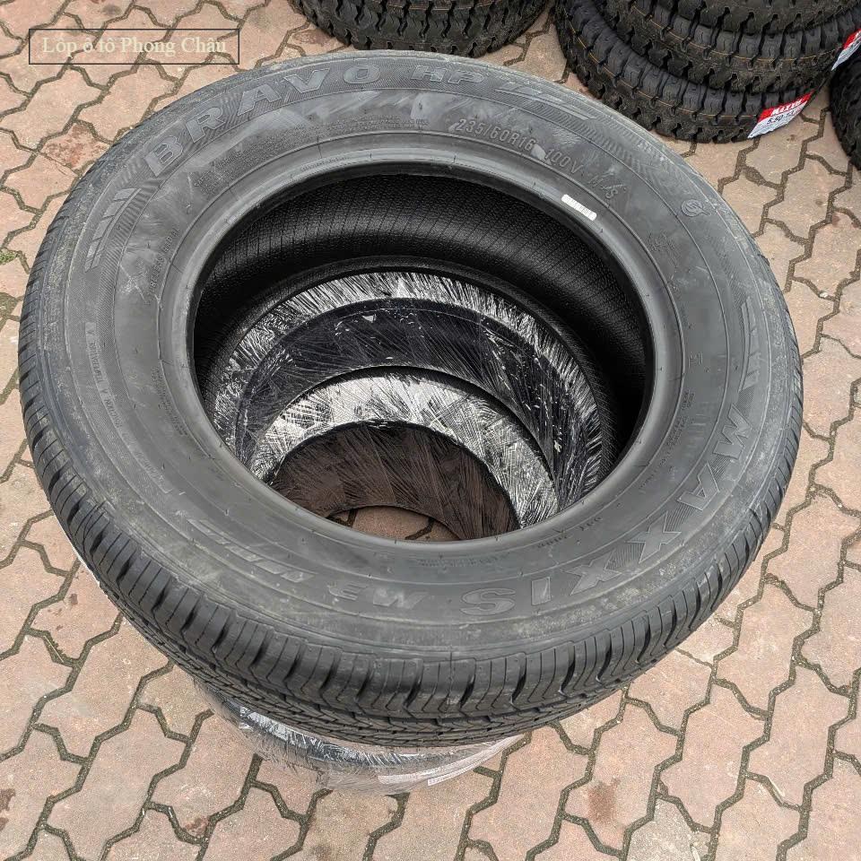 235/60R16 Maxxis HP-M3 100V