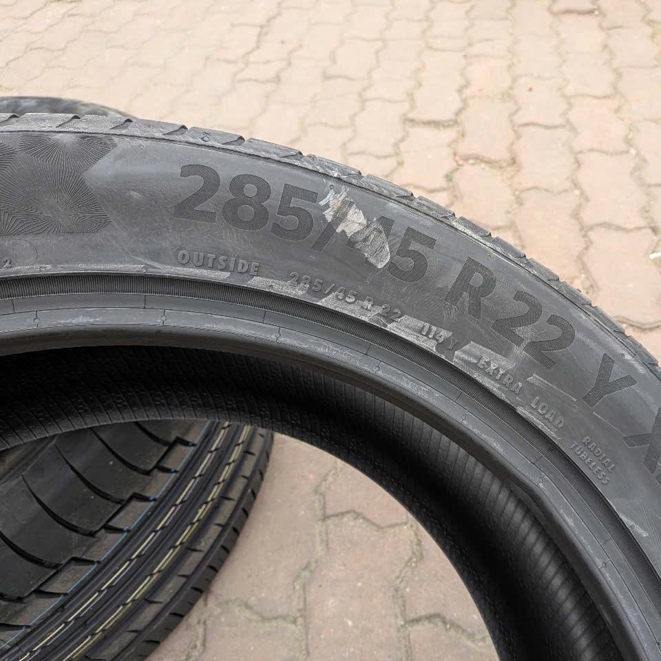 285/45R22 Continental