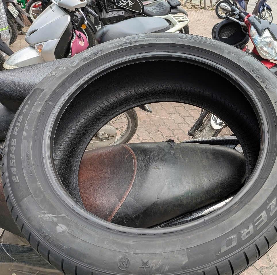 245/45R19 Pirelli P zero Runflat 101Y vỏ lốp Xe: BMW 740Li, BMW 750Li, Hyundai Tucson, Hyundai Equus, Kia Sportage, Lexus LS460, Mercedes S450