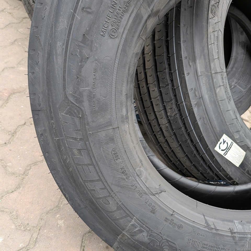 Vỏ lốp 215/75R17.5 Michelin