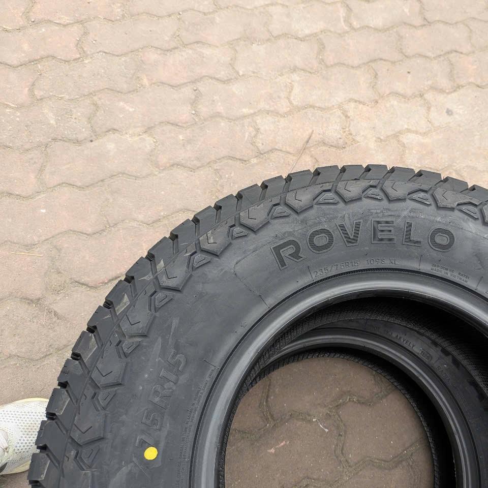 Vỏ lốp xe 235/75R15 Rovelo,  vỏ lốp Xe: Isuzu Hilander V-Spec