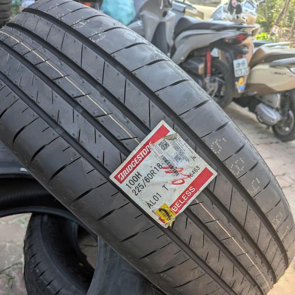 225/60R18 Bridgestone AL001 Alenza vỏ lốp Xe: Honda Accord 3.5, Honda CRV 2.4AT, Lexus NX 200T F Sport 2.0, Nissan Xtrail 2.0, Subaru Outback