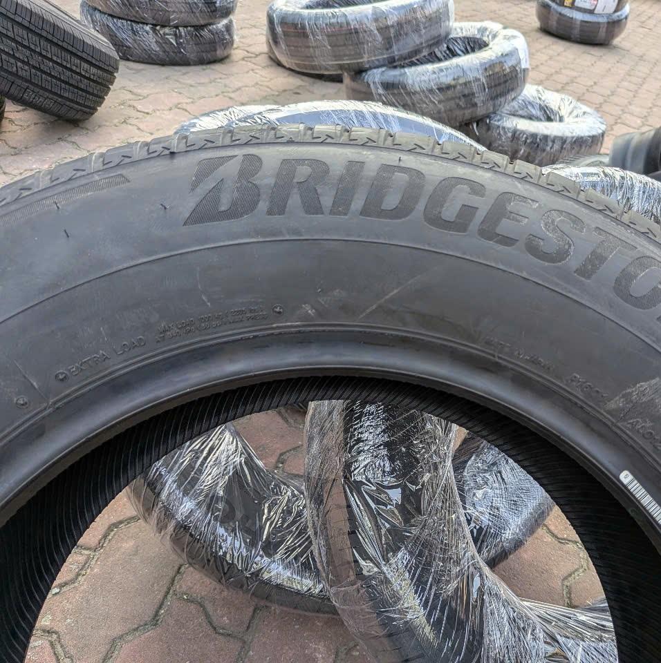 235/65R17 Bridgestone AL001 Alenza vỏ lốp Xe: Audi Q5, vỏ lốp xe ô tô Hyundai Santafe 2.2 diesel AT5, vỏ lốp xe ô tô Hyundai Santafe 2.4 xăng GLS AT6, vỏ lốp xe ô tô Santafe 2.7 máy xăng AT