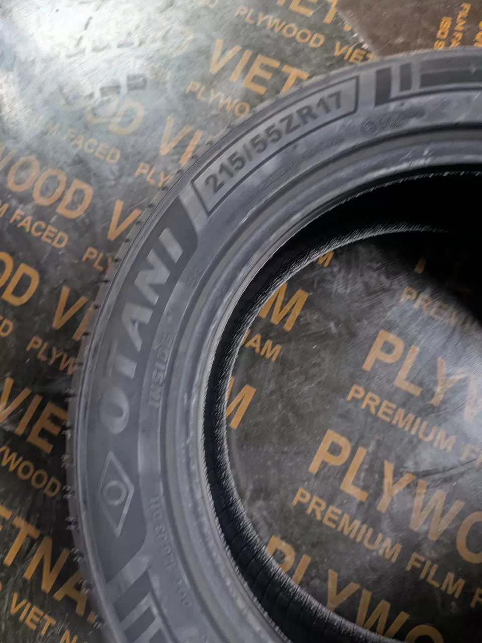 Vỏ lốp 215/55R17 Otani Thái lan, 215/55ZR17, Vỏ lốp ô tô Honda HRV, vỏ lốp ô tô Honda Honda Odyssey, vỏ lốp ô tô Honda Hyundai Kona, vỏ lốp ô tô Honda Kia Optima, Lexus ES350, vỏ lốp Nissan Teana, SUZUKI VITARA, Toyota Camry