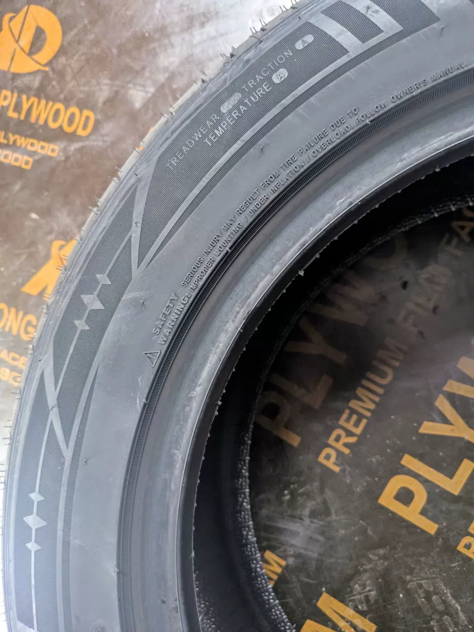 Vỏ lốp 215/55R17 Otani Thái lan, 215/55ZR17, Vỏ lốp ô tô Honda HRV, vỏ lốp ô tô Honda Honda Odyssey, vỏ lốp ô tô Honda Hyundai Kona, vỏ lốp ô tô Honda Kia Optima, Lexus ES350, vỏ lốp Nissan Teana, SUZUKI VITARA, Toyota Camry