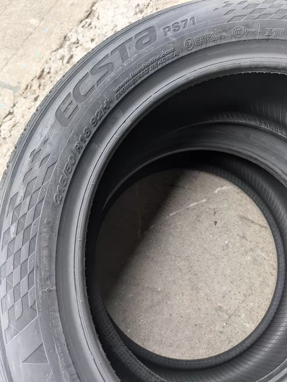 Vỏ lốp 215/50R18 Kumho PS71