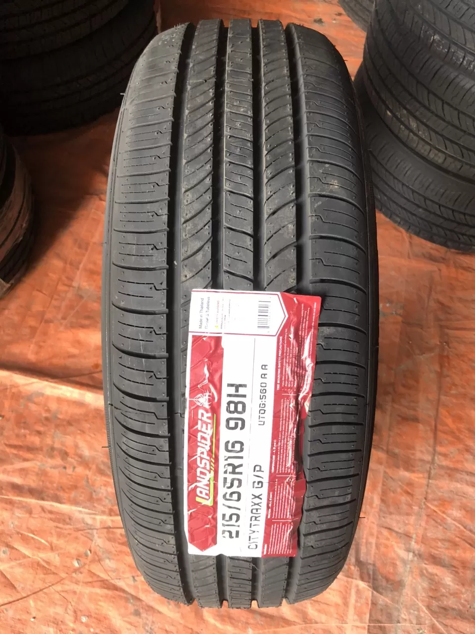 Vỏ lốp 215/65R16 Landspider, vỏ lốp Xe: Audi Q3, vỏ lốp ô tô TUAMEO, vỏ lốp ô tô Hyundai Tucson, vỏ lốp ô tô Toyota Hilux 2.5E, vỏ lốp ô tô Toyota Rush, vỏ lốp ô tô Toyota Sienna, vỏ lốp ô tô Volkswagen Tiguan