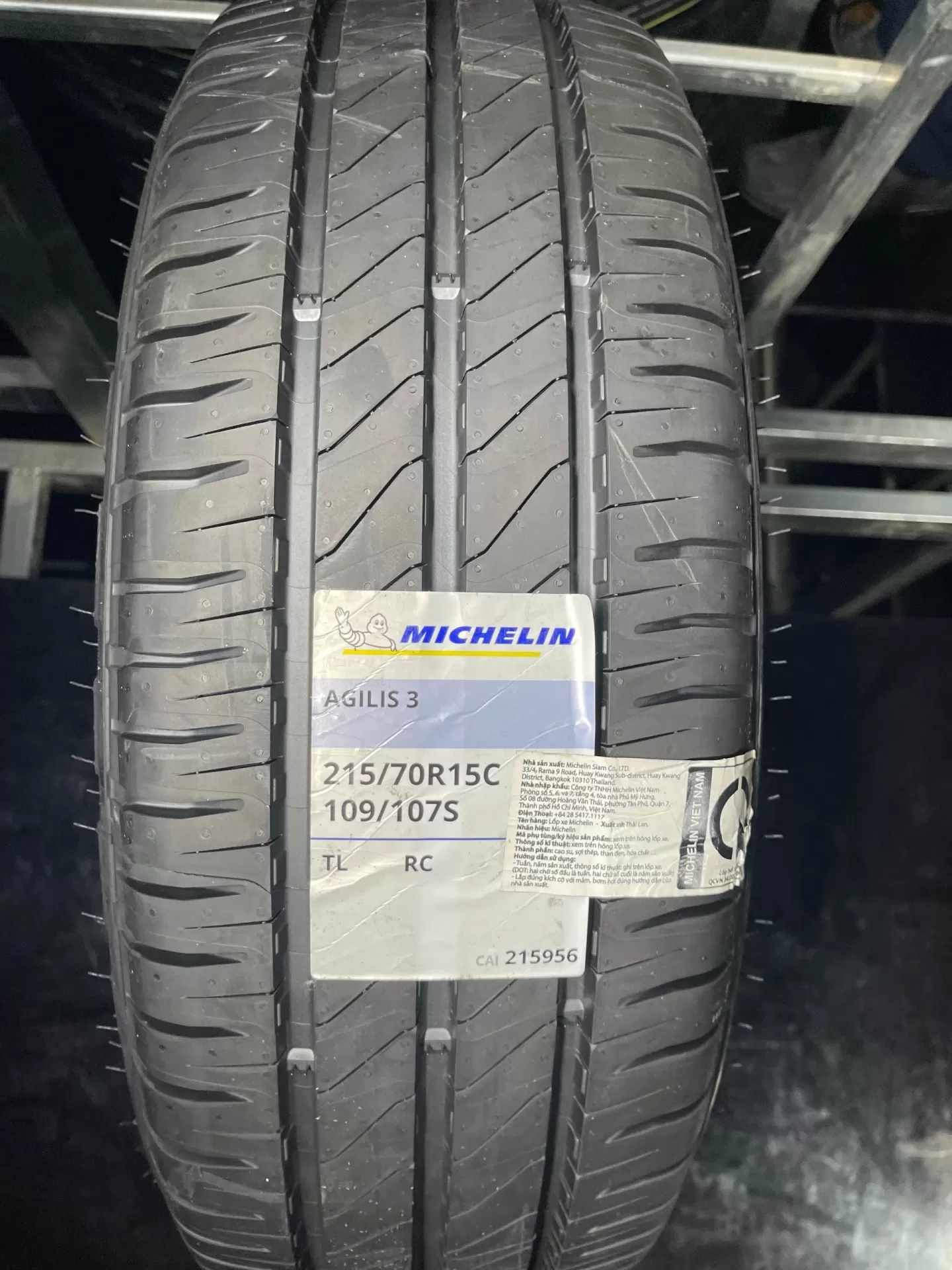 Vỏ lốp 215/70R15C 8PR Michelin Agilis
