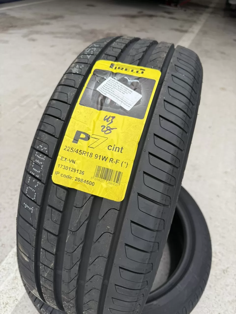 Vỏ lốp 225/45R18 Pireli Runflat, vỏ lốp Xe: BMW 330i 2017, Hyundai Genesis coupe 2.0AT, Kia Optima 2.0, Mercedes C250 2.0