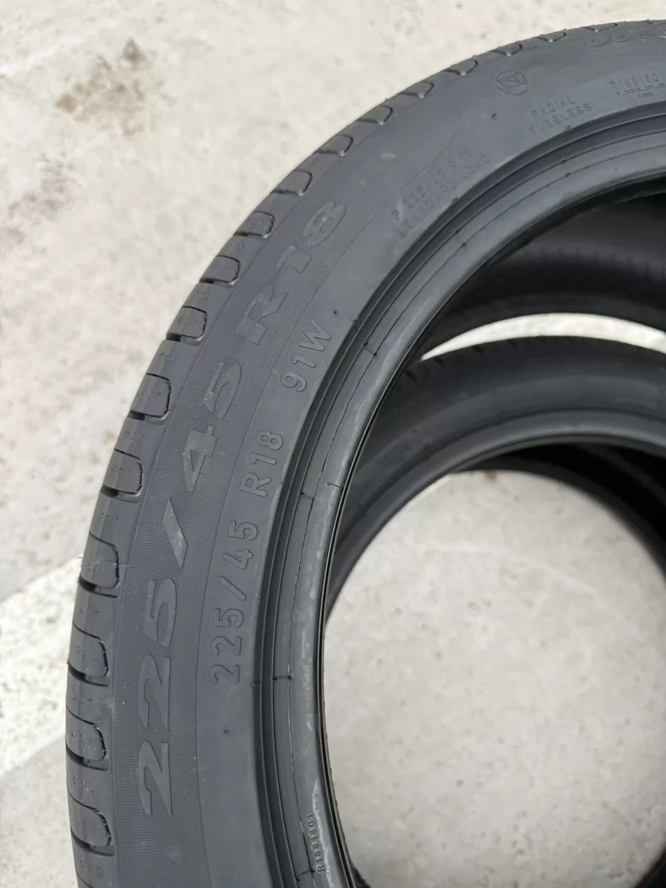 Vỏ lốp 225/45R18 Pireli Runflat, vỏ lốp Xe: BMW 330i 2017, Hyundai Genesis coupe 2.0AT, Kia Optima 2.0, Mercedes C250 2.0