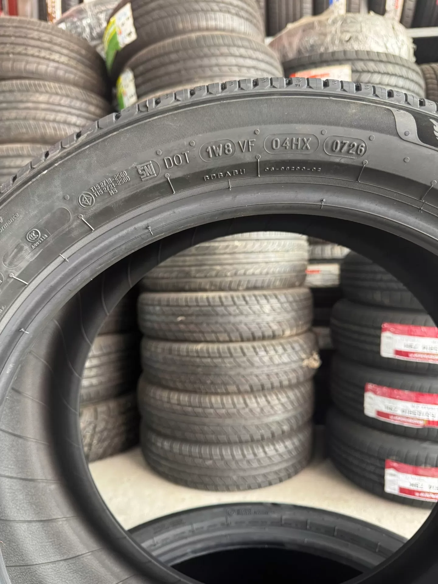 Vỏ lốp 225/50R18 Michelin primacy 5, dùng cho xe ô tô BMW 330i 2017, BMW GT 320i, BMW GT 328i, Subaru Legacy, Corolla Cross 1.8V