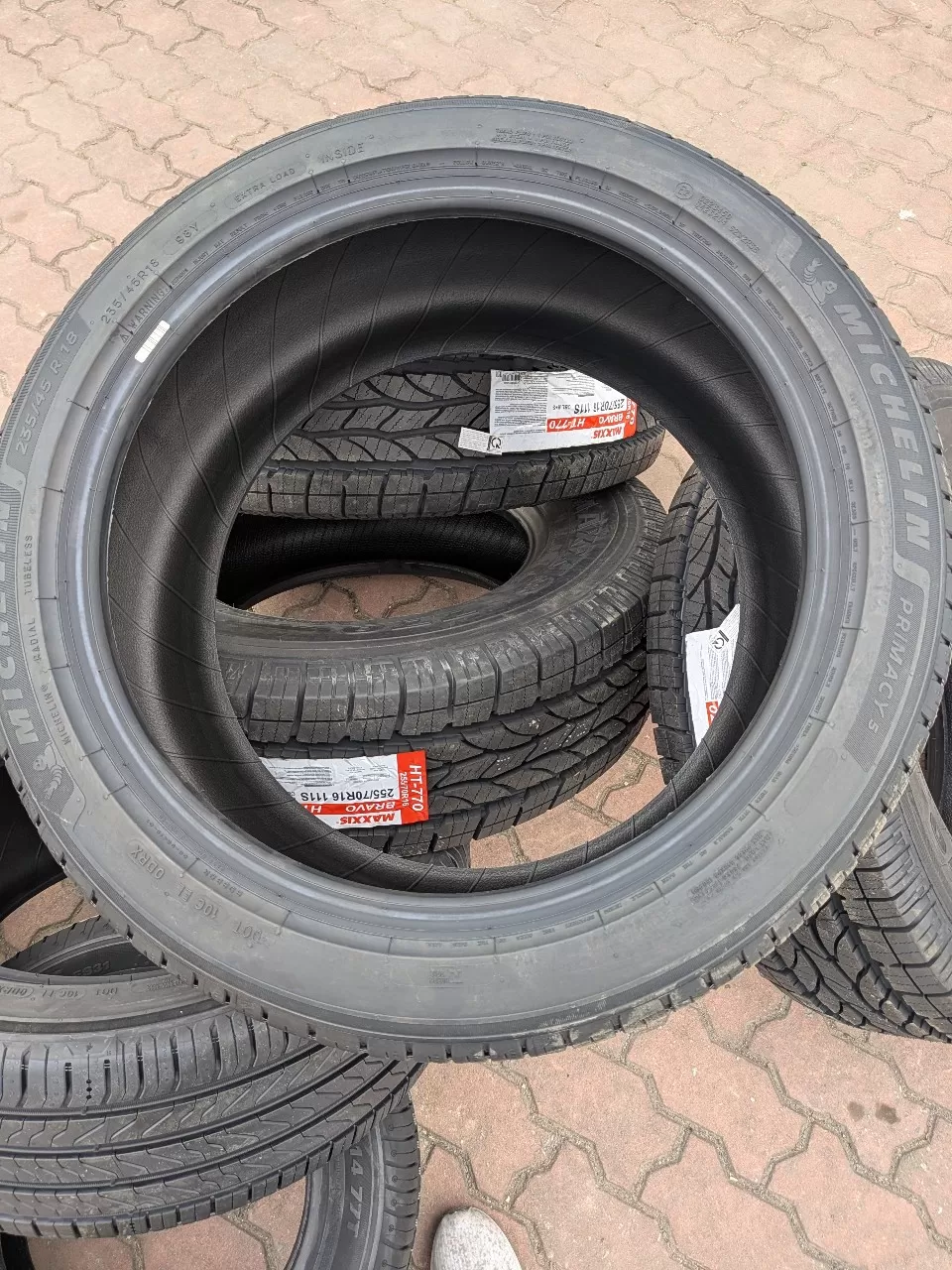 Vỏ lốp 235/45R18 Michelin Primacy 5, vỏ lốp ô tô Hyundai Sonata, vỏ lốp ô tô Hyundai Kona, vỏ lốp ô tô Kia Optima 2017, vỏ lốp ô tô Lexus GS 200t 2.0L, vỏ lốp ô tô Peugeot 508, vỏ lốp ô tô Camry 2.5Q, vỏ lốp ô tô Volkswagen Beetle, Volkswagen Passat