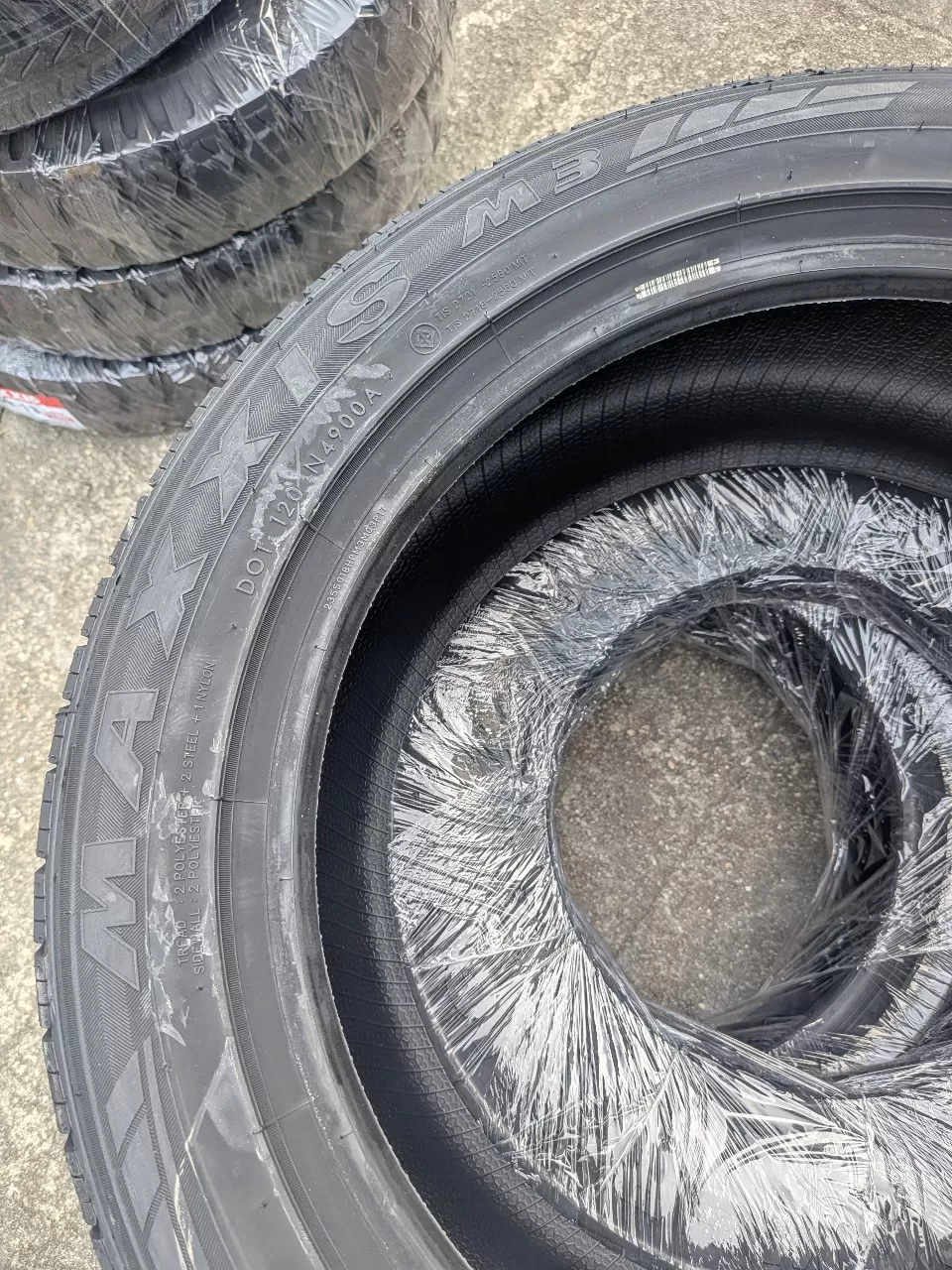 235/50R18 Maxxis HP-M3 101W vỏ lốp Xe: Chevrolet Orlando, Hyundai Elantra GLS 2.0, Lexus LS460 dòng Sedan, Lexus LS600HL dòng Sedan, Toyota Alphard, Mercedes GLA 250
