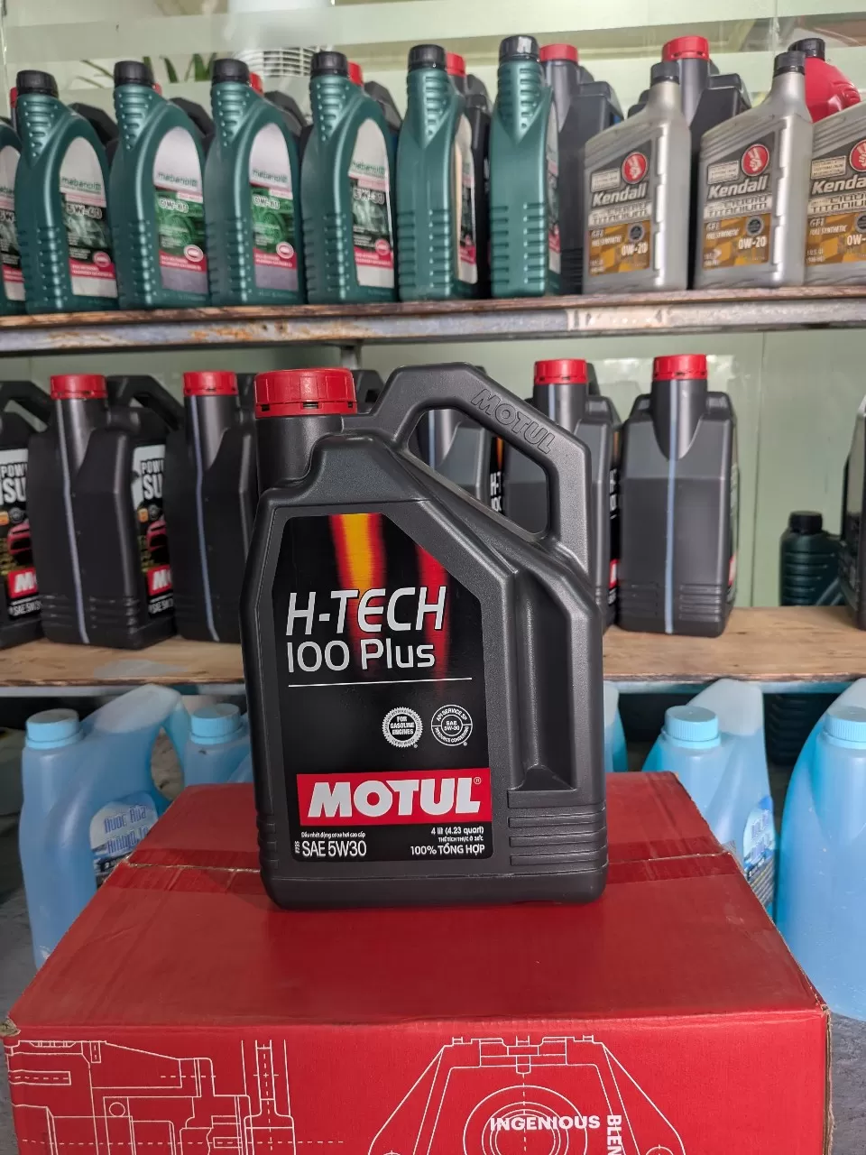 Dầu máy Motul 5W30 Hi-tech 100 Plus