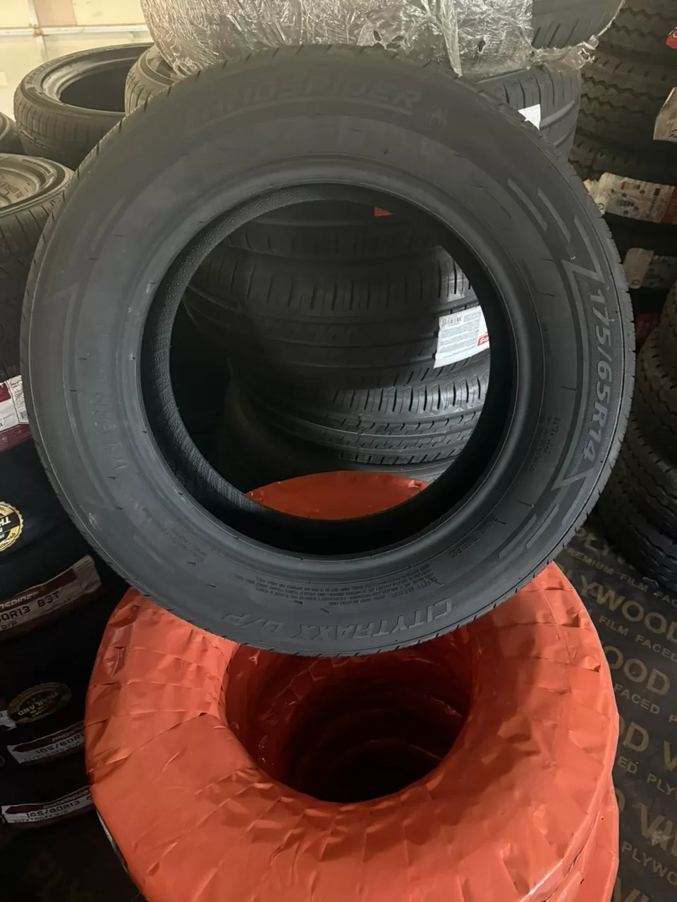 Vỏ lốp 175/65R14 Lanspider Thai Lan