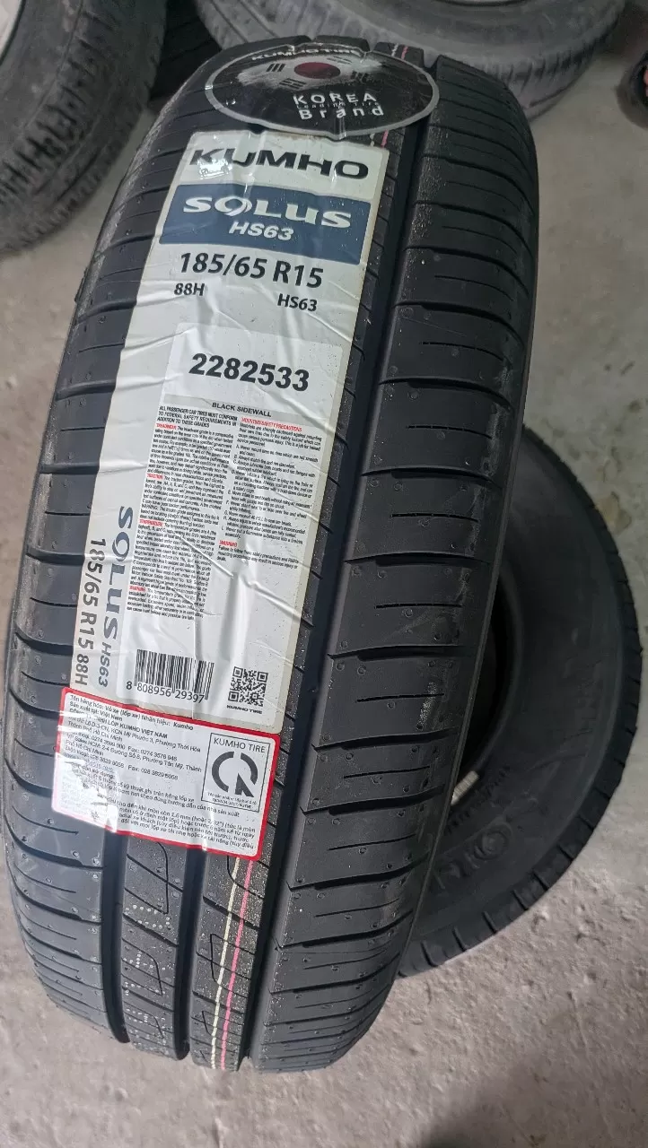 Vỏ lốp 185/65R15 Kumho HS63 88H, vỏ lốp Xe: Nissan Sunny, Nissan Tiida 1.6 MT, Nissan Grand Livina, Kia Rio sedan, Hyundai Accent, Hyundai Avante, Suzuki Ertiga