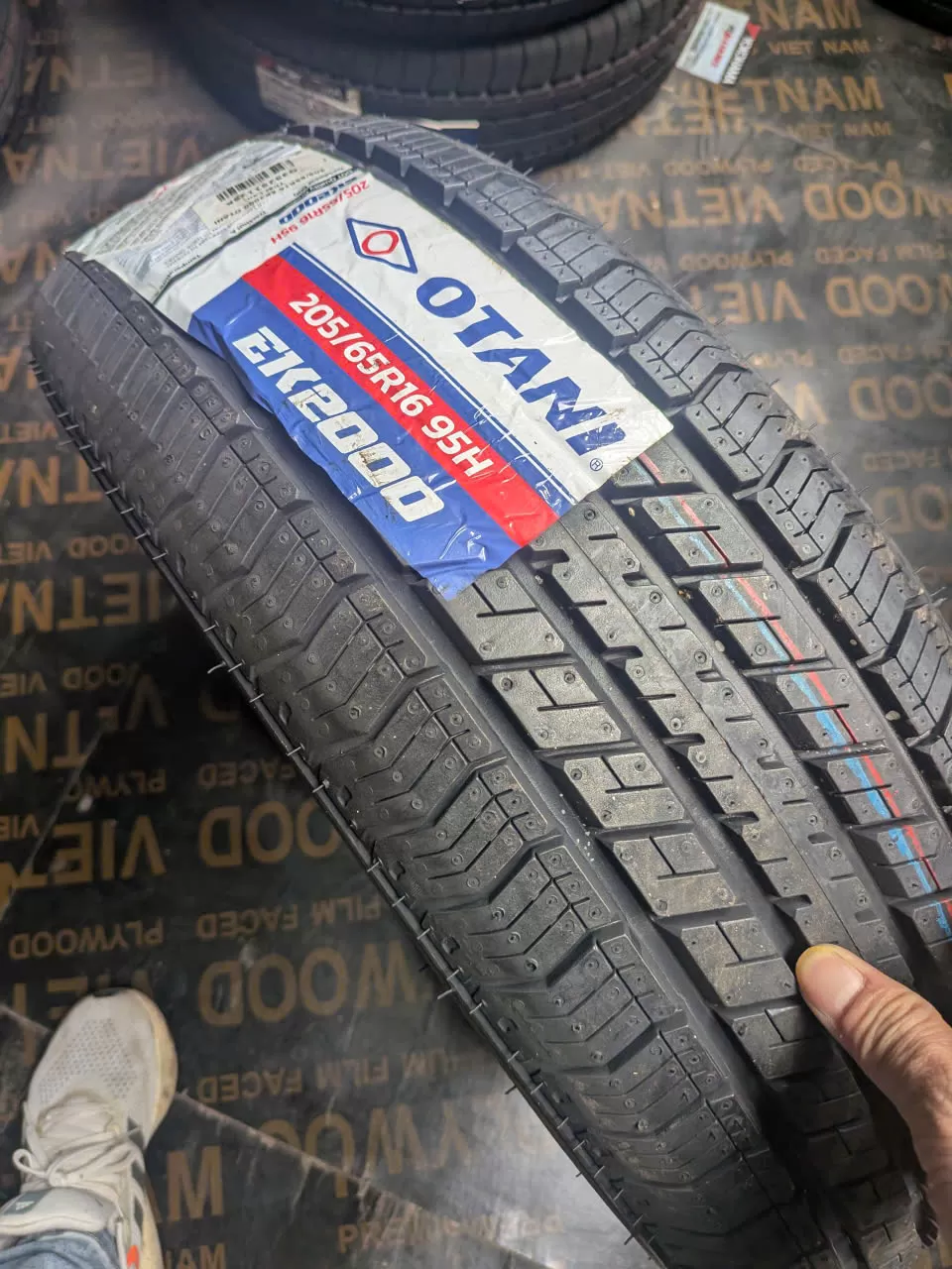 Vỏ lốp 205/65R16 Otani Thái Lan, vỏ lốp xe ô tô Toyota Innova E G Venturer