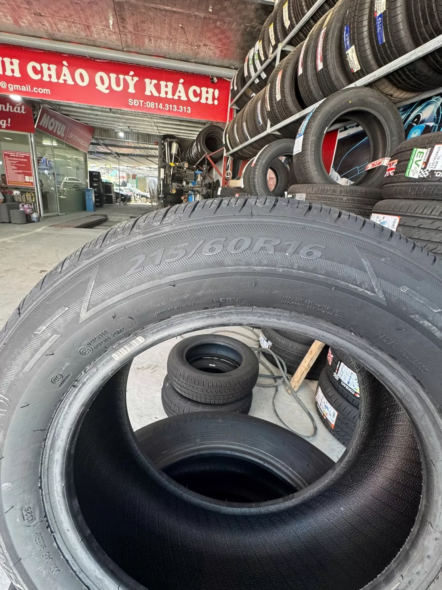 Vỏ lốp 215/60R16 Lanspider, vỏ lốp ô tô Lexus GS 300, vỏ lốp ô tô Mitsubishi Grandis 2.4, vỏ lốp ô tô Camry 2.4G, vỏ lốp ô tô Camry LE 2.4 Mỹ, vỏ lốp ô tô Camry 3.0, vỏ lốp ô tô Camry 2.0E