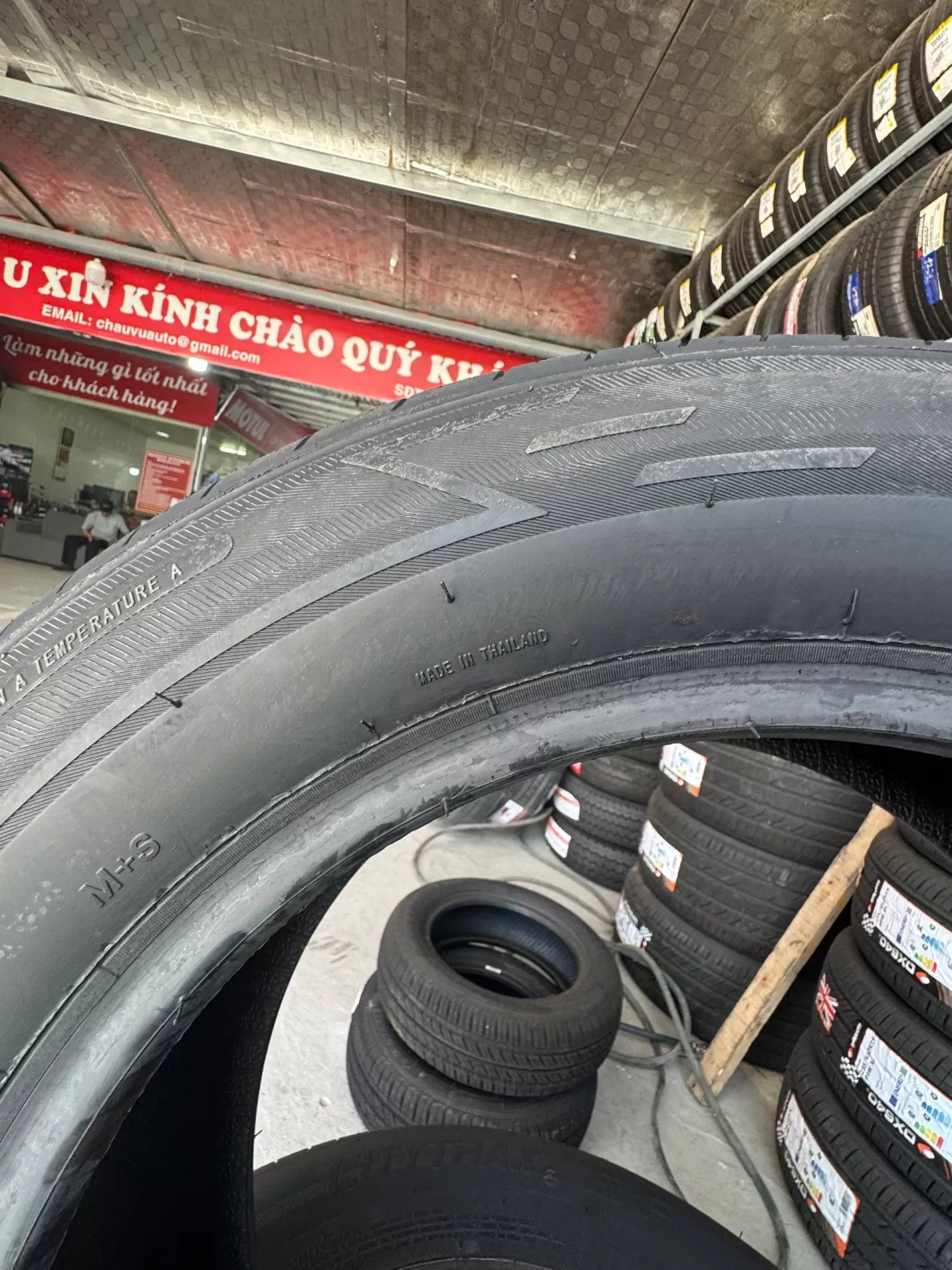 Vỏ lốp 215/60R16 Lanspider, vỏ lốp ô tô Lexus GS 300, vỏ lốp ô tô Mitsubishi Grandis 2.4, vỏ lốp ô tô Camry 2.4G, vỏ lốp ô tô Camry LE 2.4 Mỹ, vỏ lốp ô tô Camry 3.0, vỏ lốp ô tô Camry 2.0E