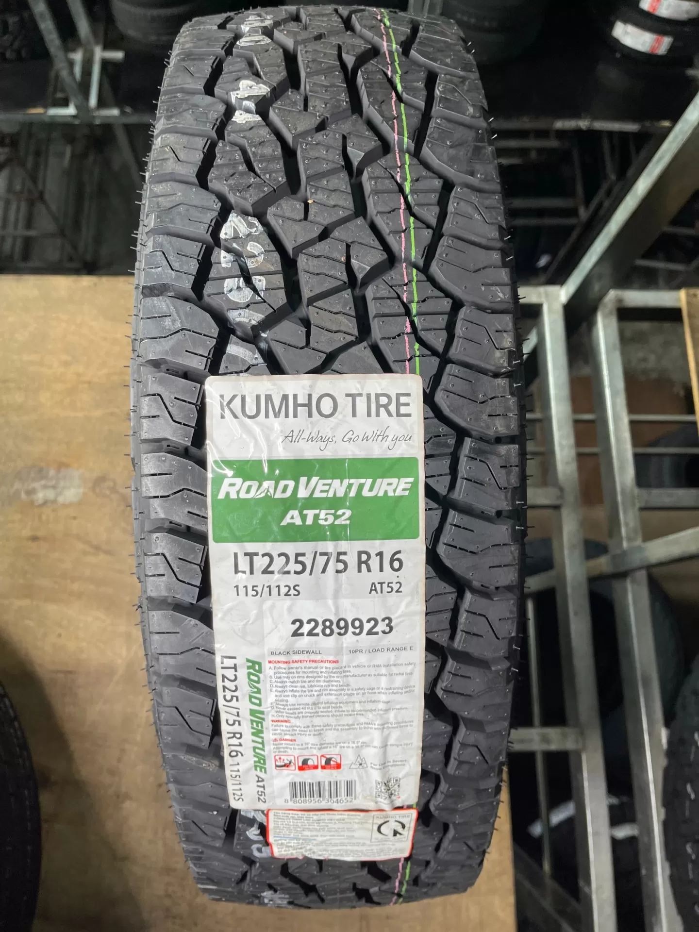 225/75R16 AT52 10PR KUMHO VIỆT NAM vỏ lốp Xe: Toyota Hiace, Hyundai 1 tấn