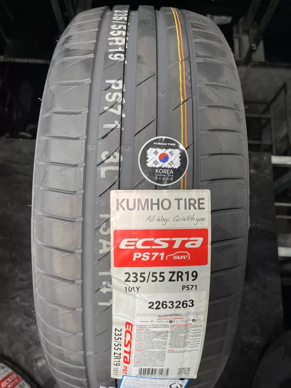 Vỏ lốp 235/35R19 Kumho