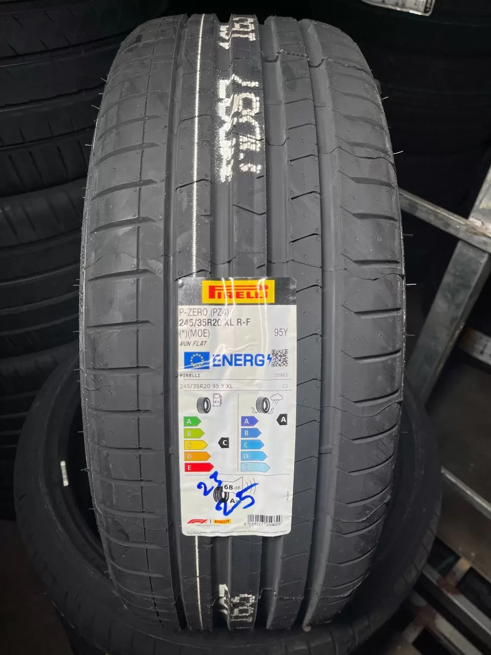 Vỏ lốp 245/35R20 Pirelli Pzero Runflat MOE
