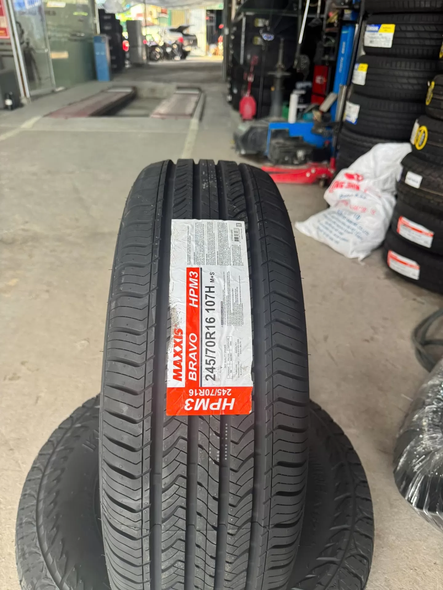 Vỏ lốp 245/70R16 Maxxis HPM3, vỏ lốp xe ô tô Everest 2.5 TDCi diesel , vỏ lốp xe ô tô ISUZU D-MAX, vỏ lốp xe ô tô Isuzu Trooper, vỏ lốp xe ô tô Isuzu MU-X, vỏ lốp xe ô tô Mazda BT50 3.0L,vỏ lốp xe ô tô  Mitsubishi Pajero, vỏ lốp xe ô Mitsubishi Triton 2.5