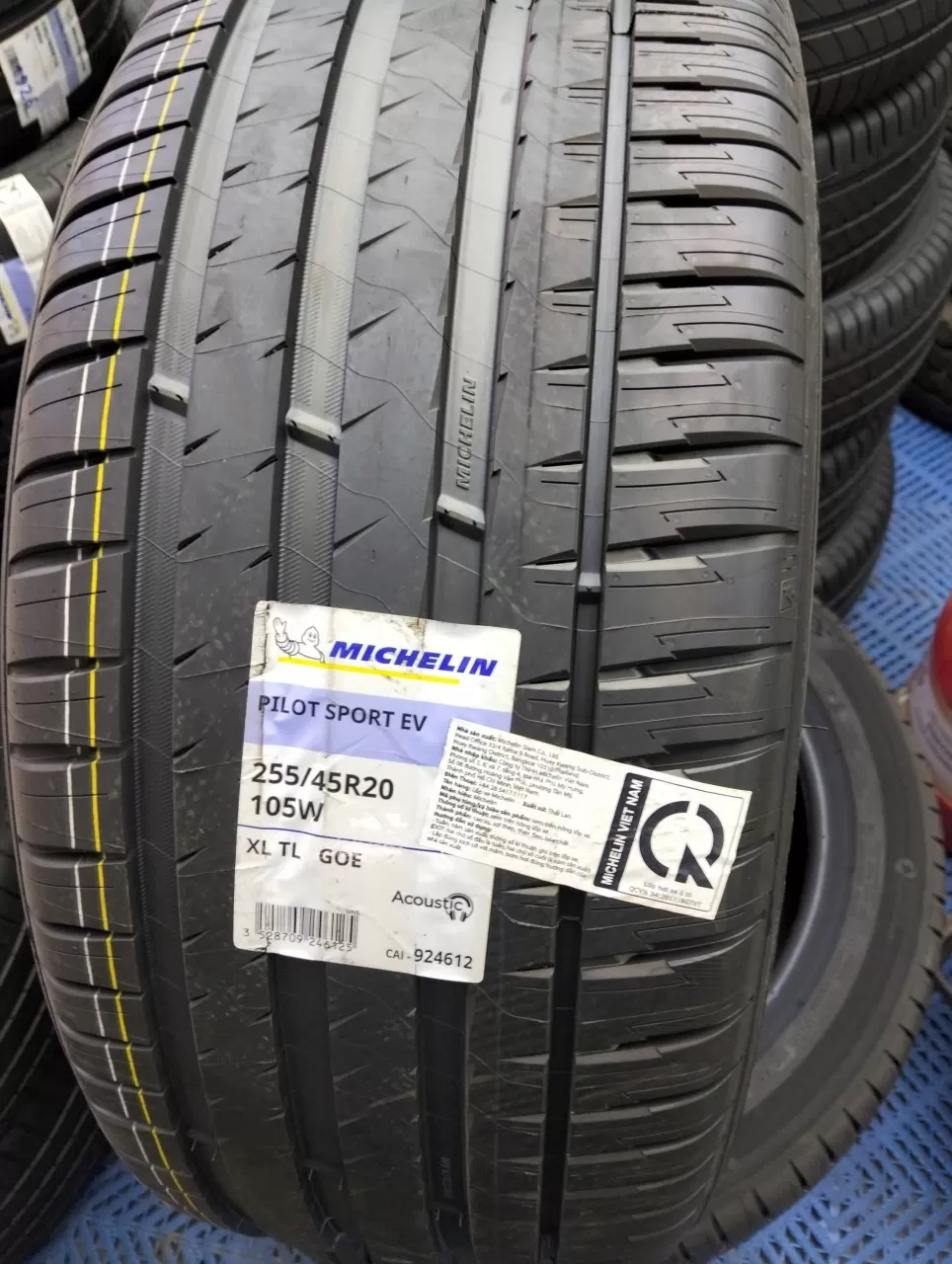Vỏ lốp 255/45R20 Michelin Pilot Sport EV, vỏ lốp Xe: Mercedes GLC300, Audi A8 4.2, Acura RDX A-Spec